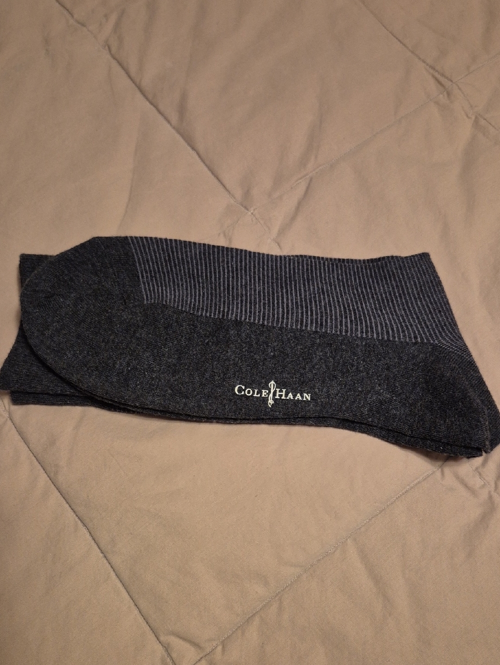 Cole Haan Men's Charcoal Gray Ribbed Dress Socks